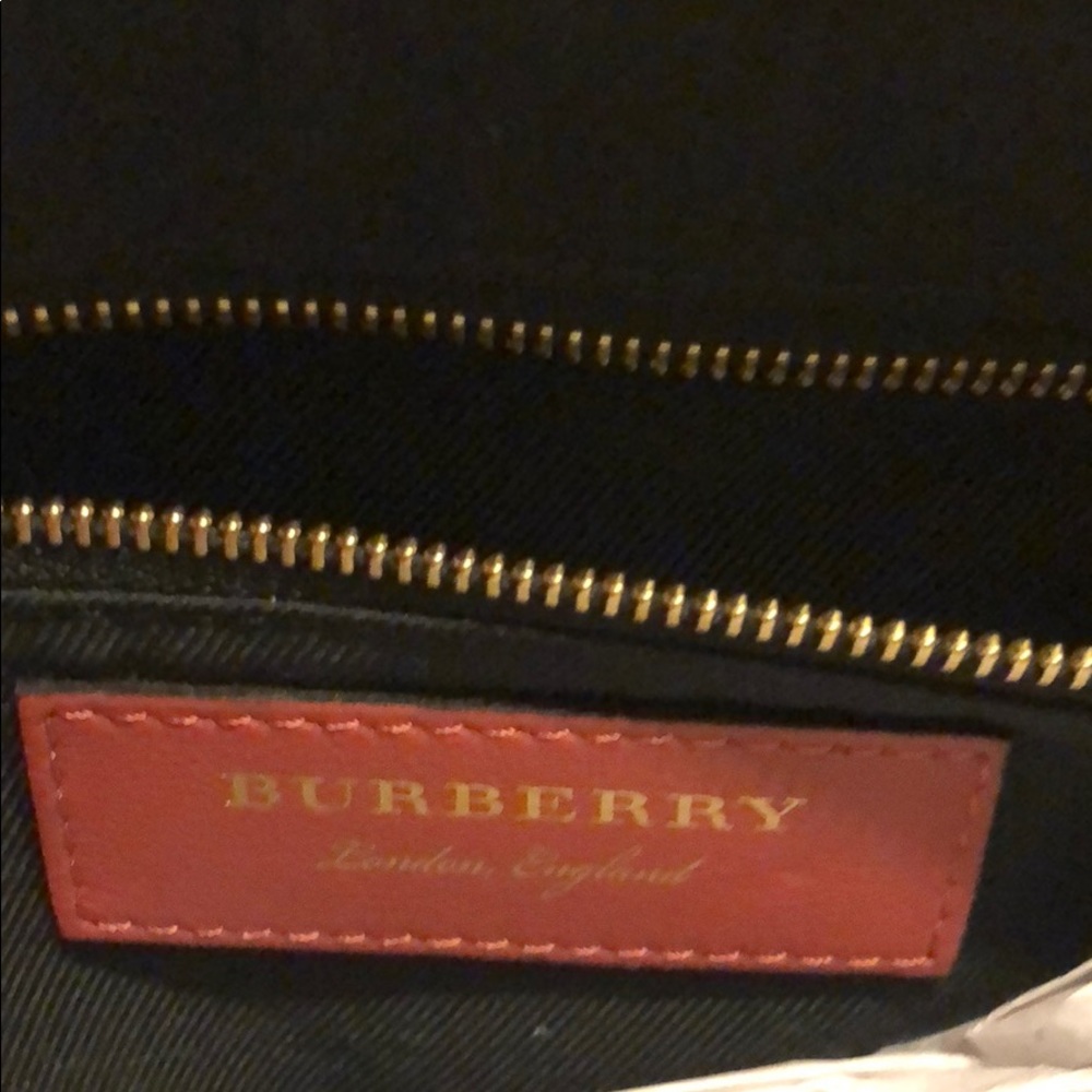 Burberry - Picture 2 of 3